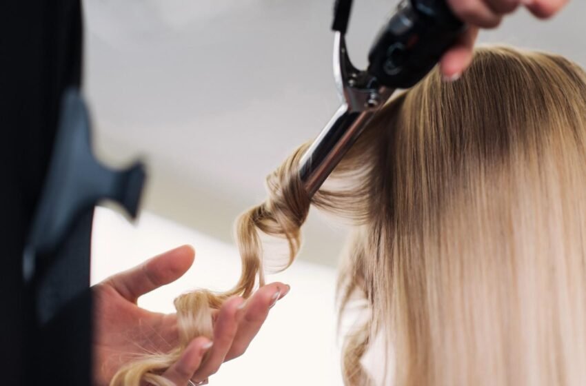 How to Try New Hairstyles Every day with a Hair Curler?